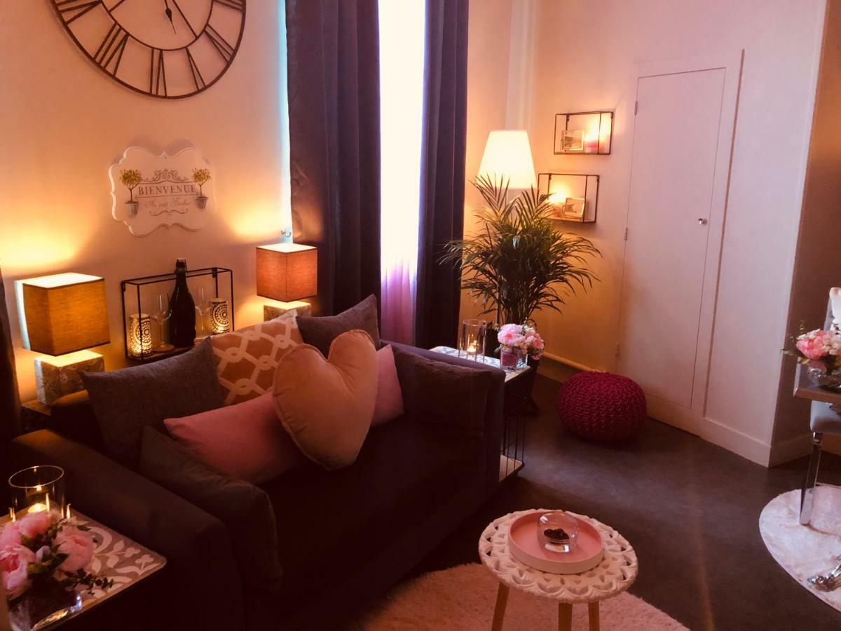 Bienvenue Au Petit Bonheur Apartment Honfleur Exterior photo